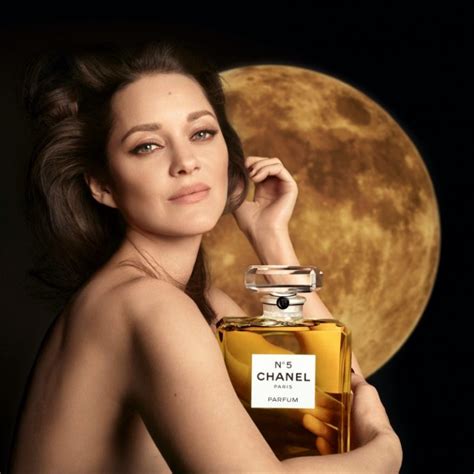 anuncio chanel 2022|CHANEL N°5, the Film with Marion Cotillard .